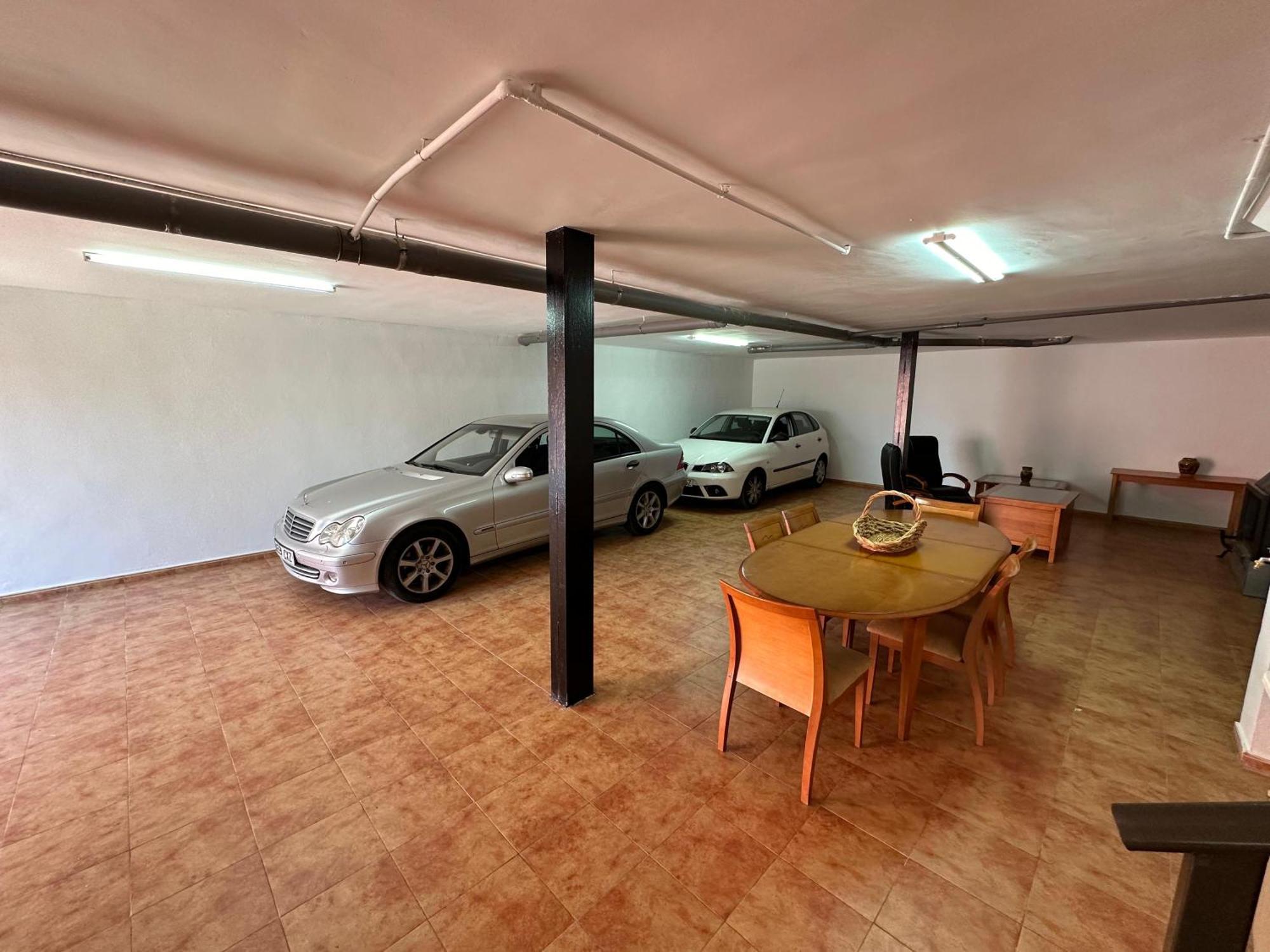 Vila Casa Grande De Tres Plantas Con Parking Gratis Linares  Exteriér fotografie