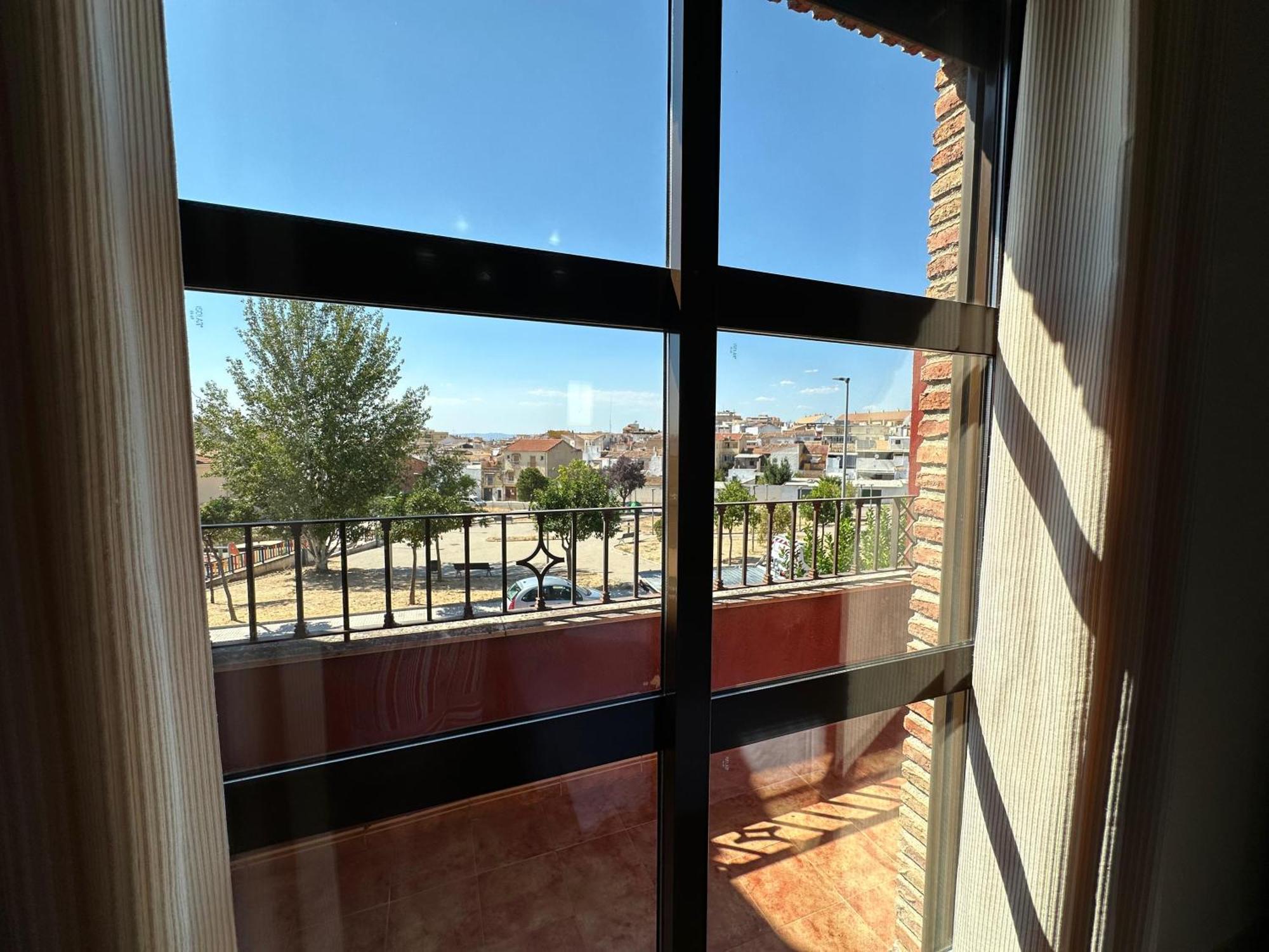 Vila Casa Grande De Tres Plantas Con Parking Gratis Linares  Exteriér fotografie